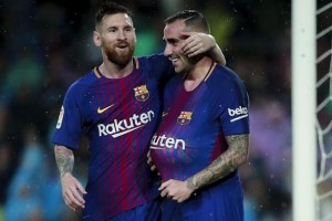  拜仁多特巅峰对决主裁争议判罚引争议  