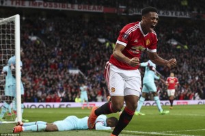  曼联逆转绝杀西汉姆，拉什福德补时世界波定乾坤  