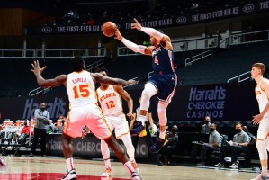  老鹰官宣续约核心控卫  