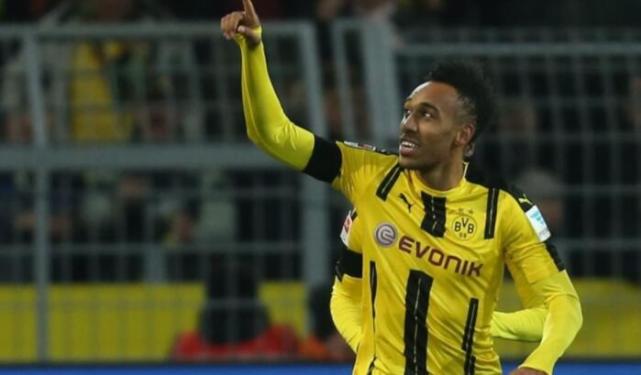  米兰双雄争夺德甲锋霸进入倒计时  